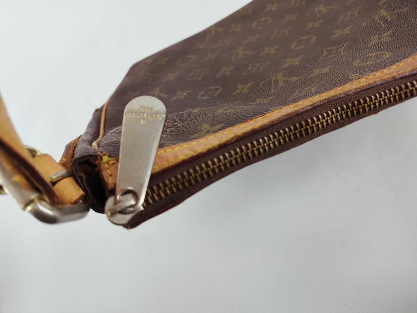 LOUIS VUITTON Monogram Louis Vuitton Shoulder Bag