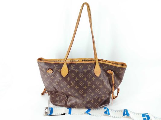 LOUIS VUITTON Monogram Louis Vuitton Tote Bag