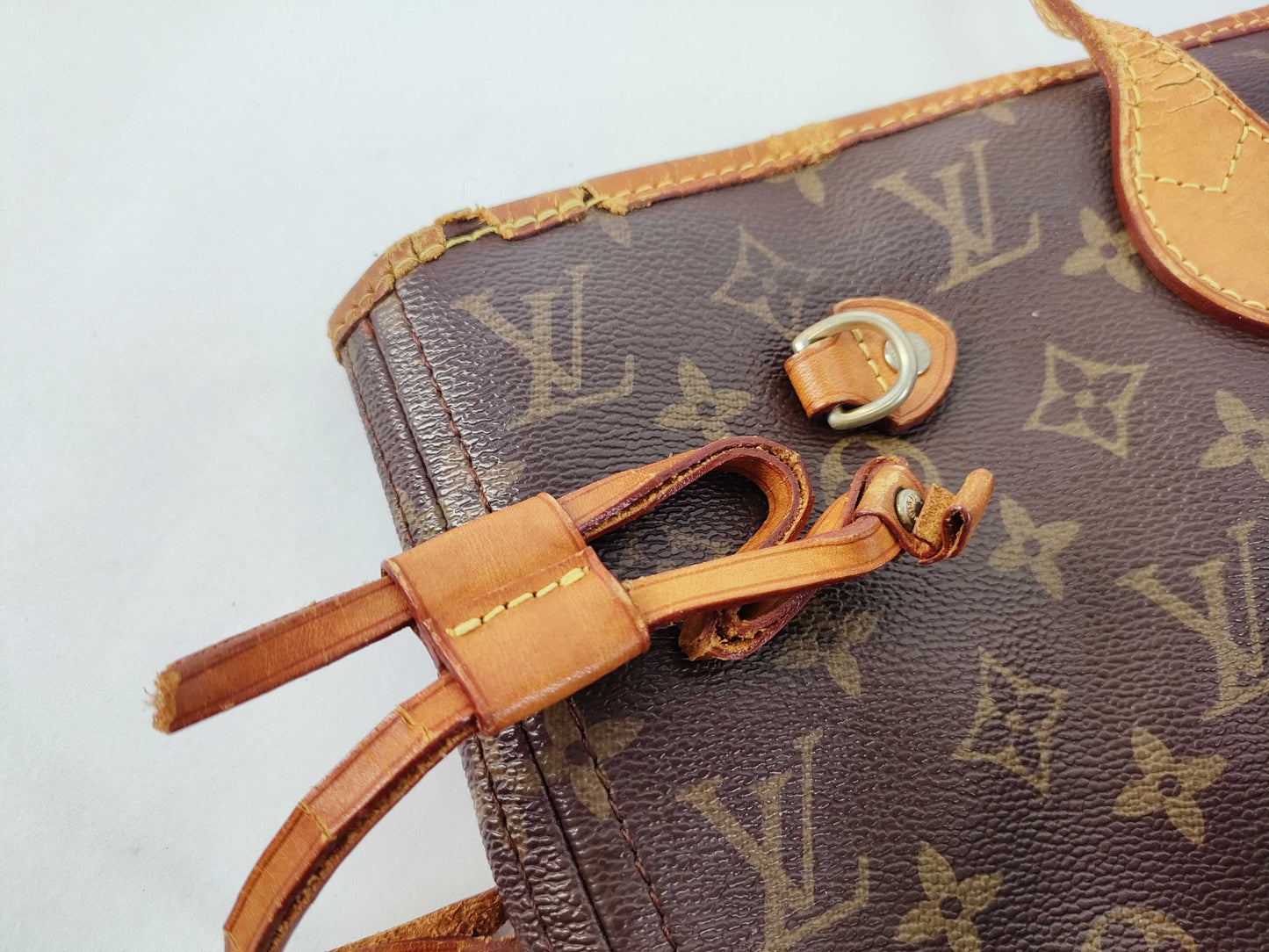LOUIS VUITTON Monogram Louis Vuitton Tote Bag