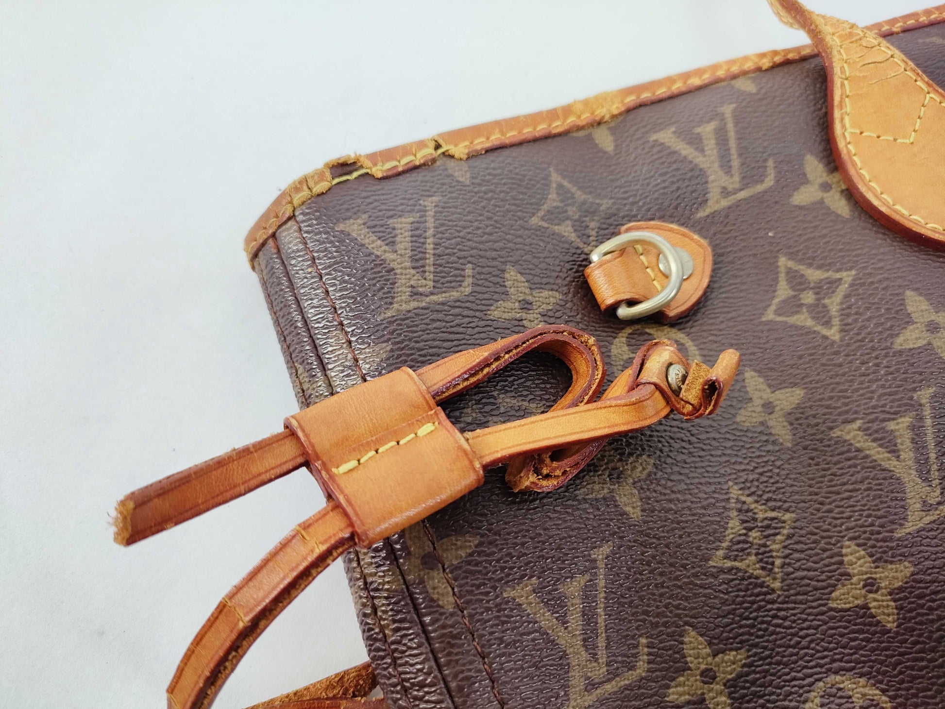 LOUIS VUITTON Monogram Louis Vuitton Tote Bag