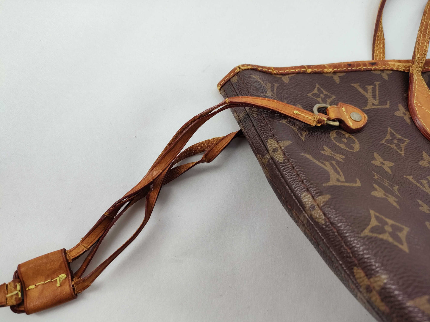 LOUIS VUITTON Monogram Louis Vuitton Tote Bag