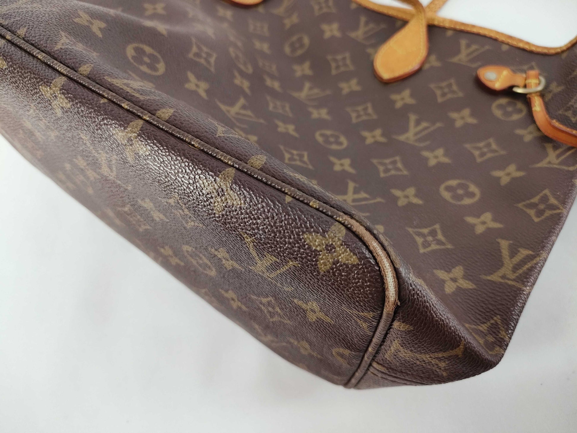 LOUIS VUITTON Monogram Louis Vuitton Tote Bag