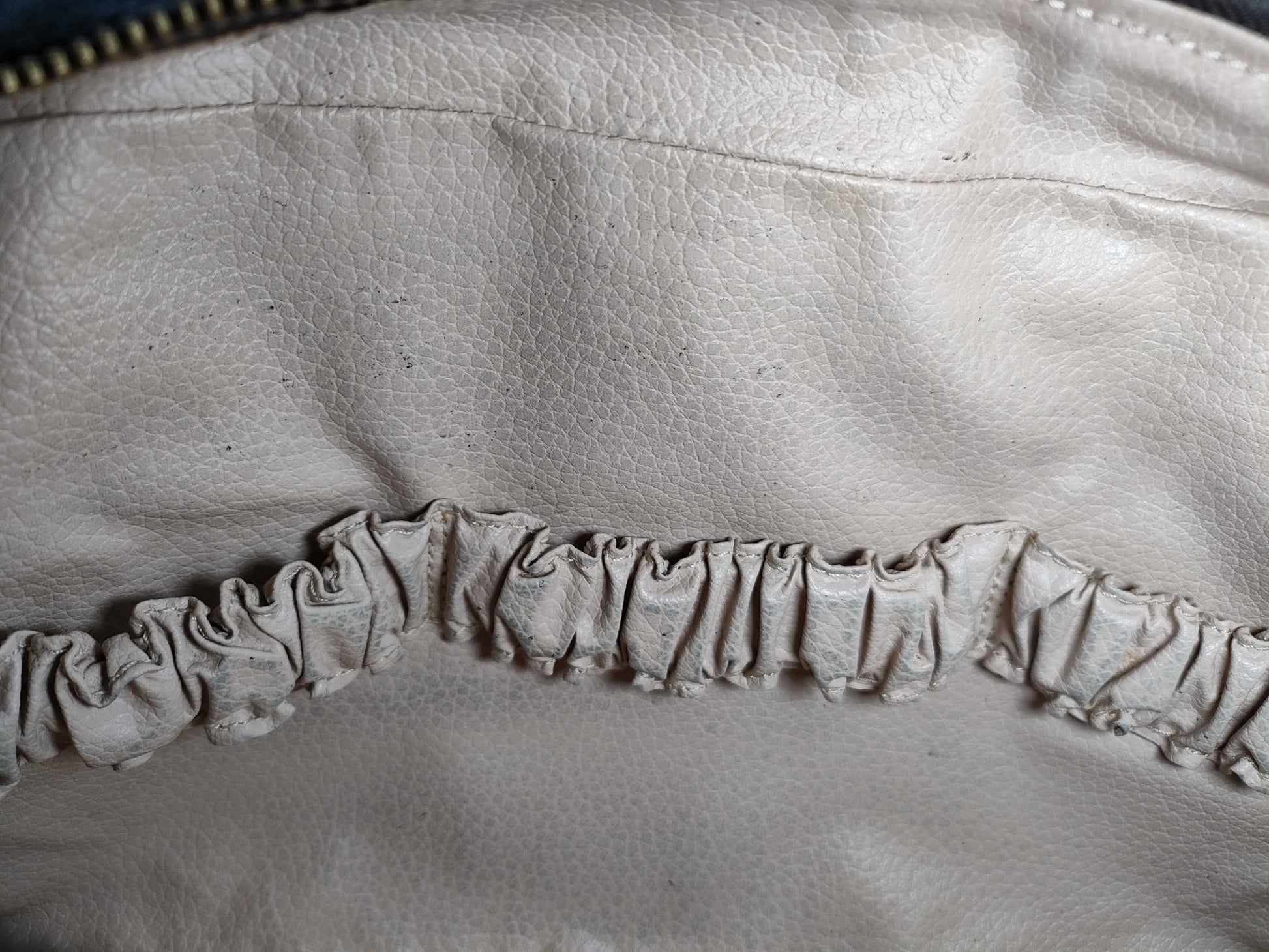 LOUIS VUITTON M47522 Monogram Louis Vuitton Second Bag