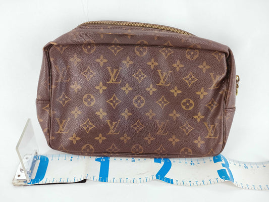 LOUIS VUITTON Monogram Louis Vuitton Pouch