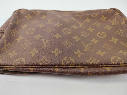 LOUIS VUITTON Monogram Louis Vuitton Shoulder Bag