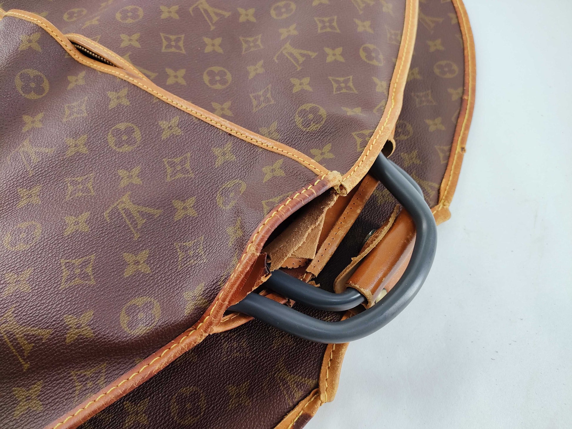 LOUIS VUITTON Monogram Louis Vuitton Suitcase