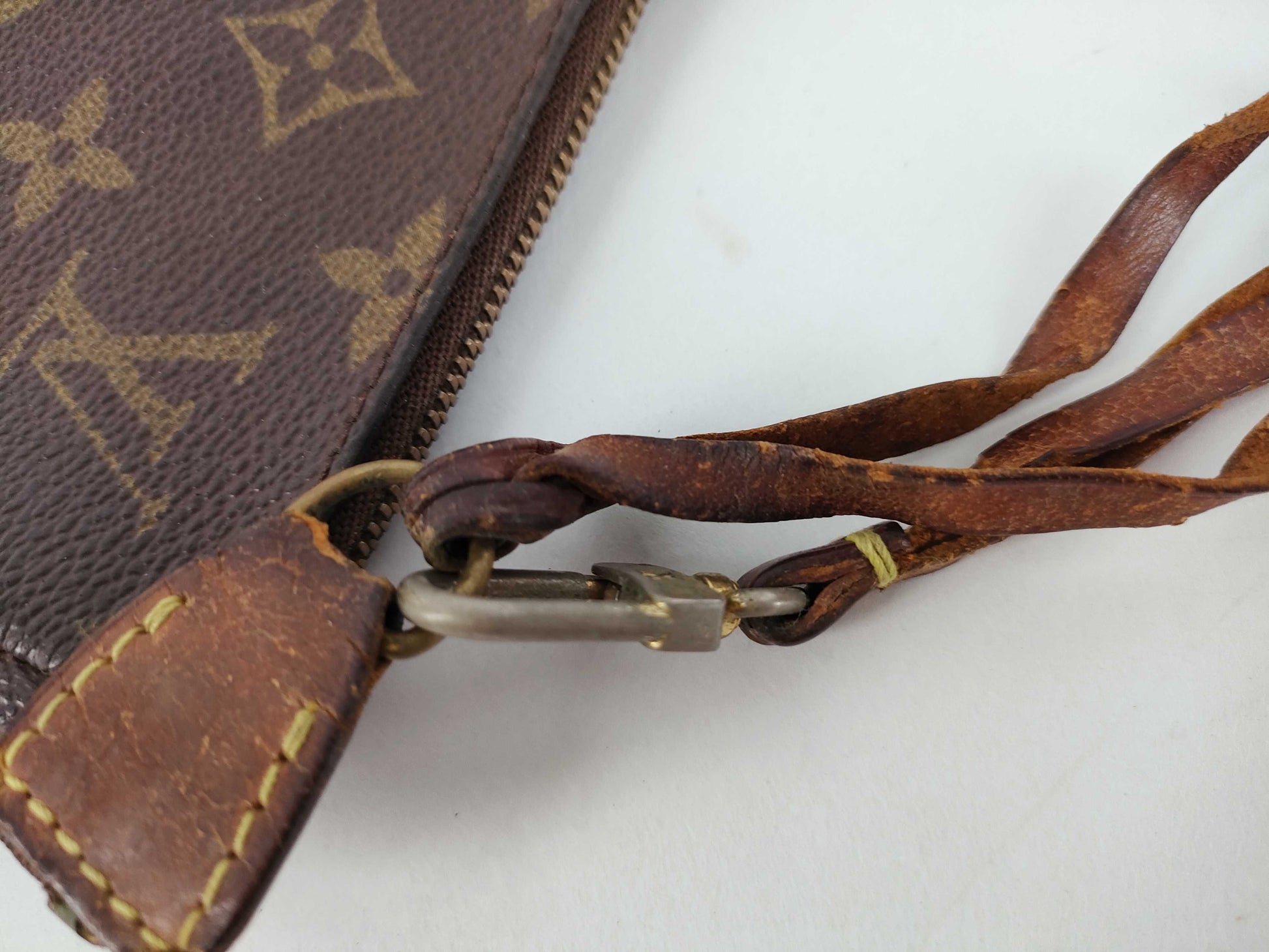 LOUIS VUITTON Monogram Louis Vuitton Pouch