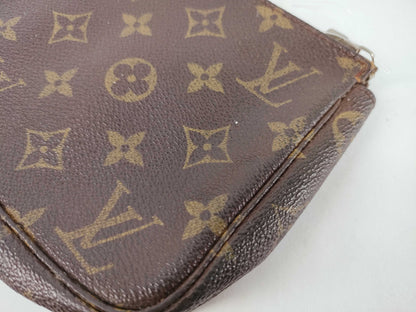 LOUIS VUITTON Monogram Louis Vuitton Pouch