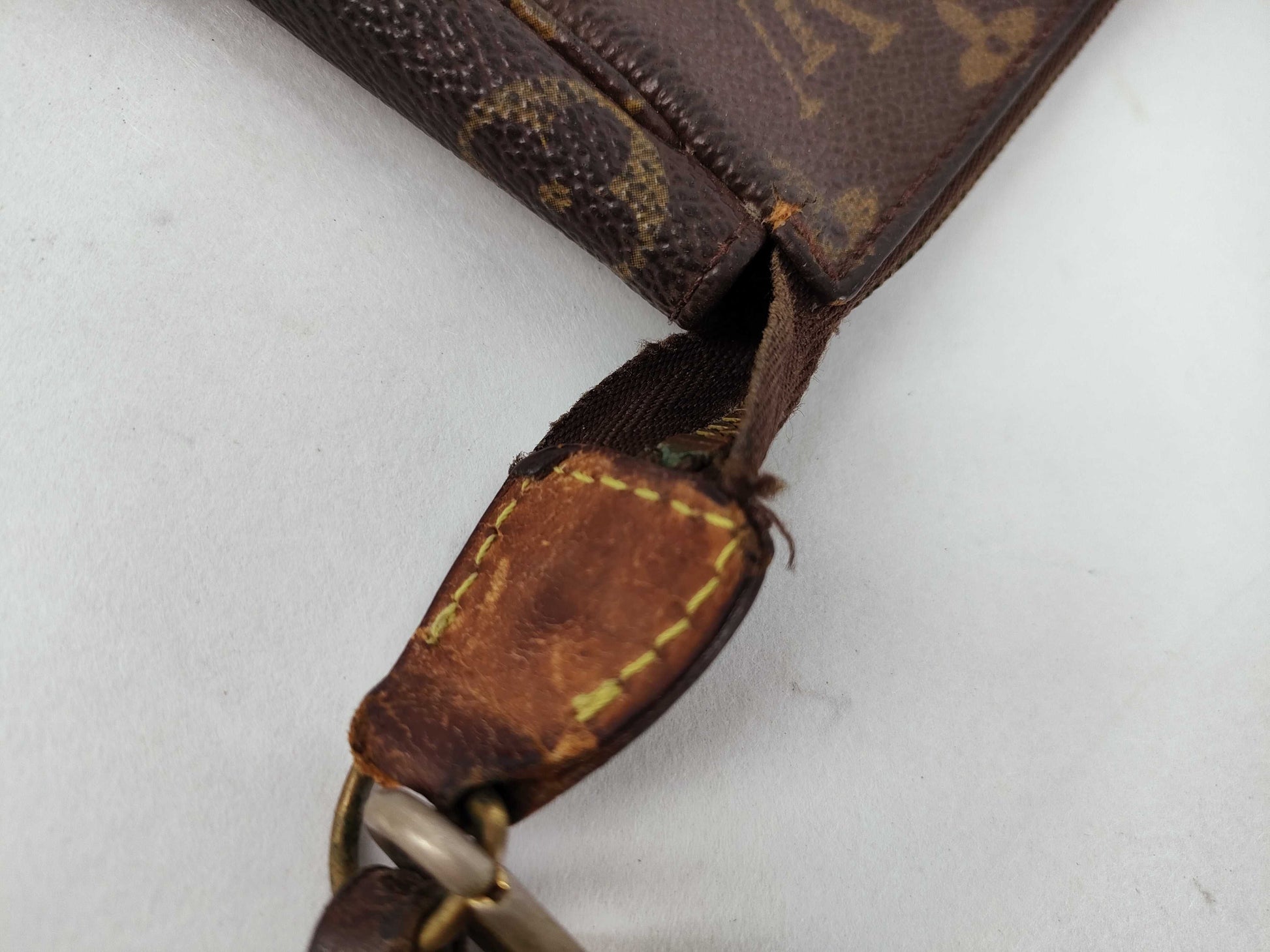 LOUIS VUITTON Monogram Louis Vuitton Pouch