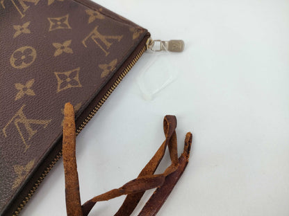 LOUIS VUITTON Monogram Louis Vuitton Pouch