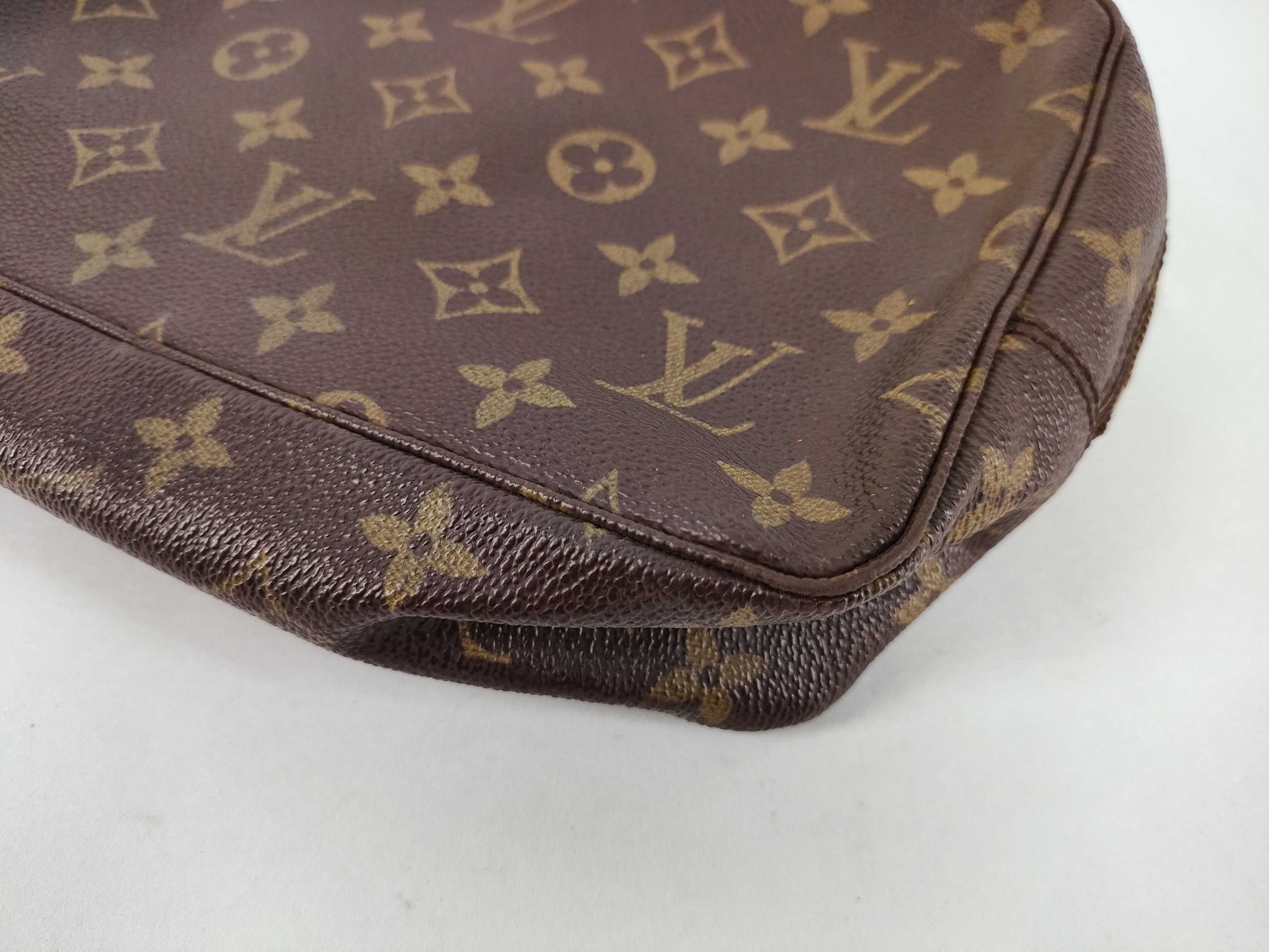 LOUIS VUITTON Monogram Louis Vuitton Pouch