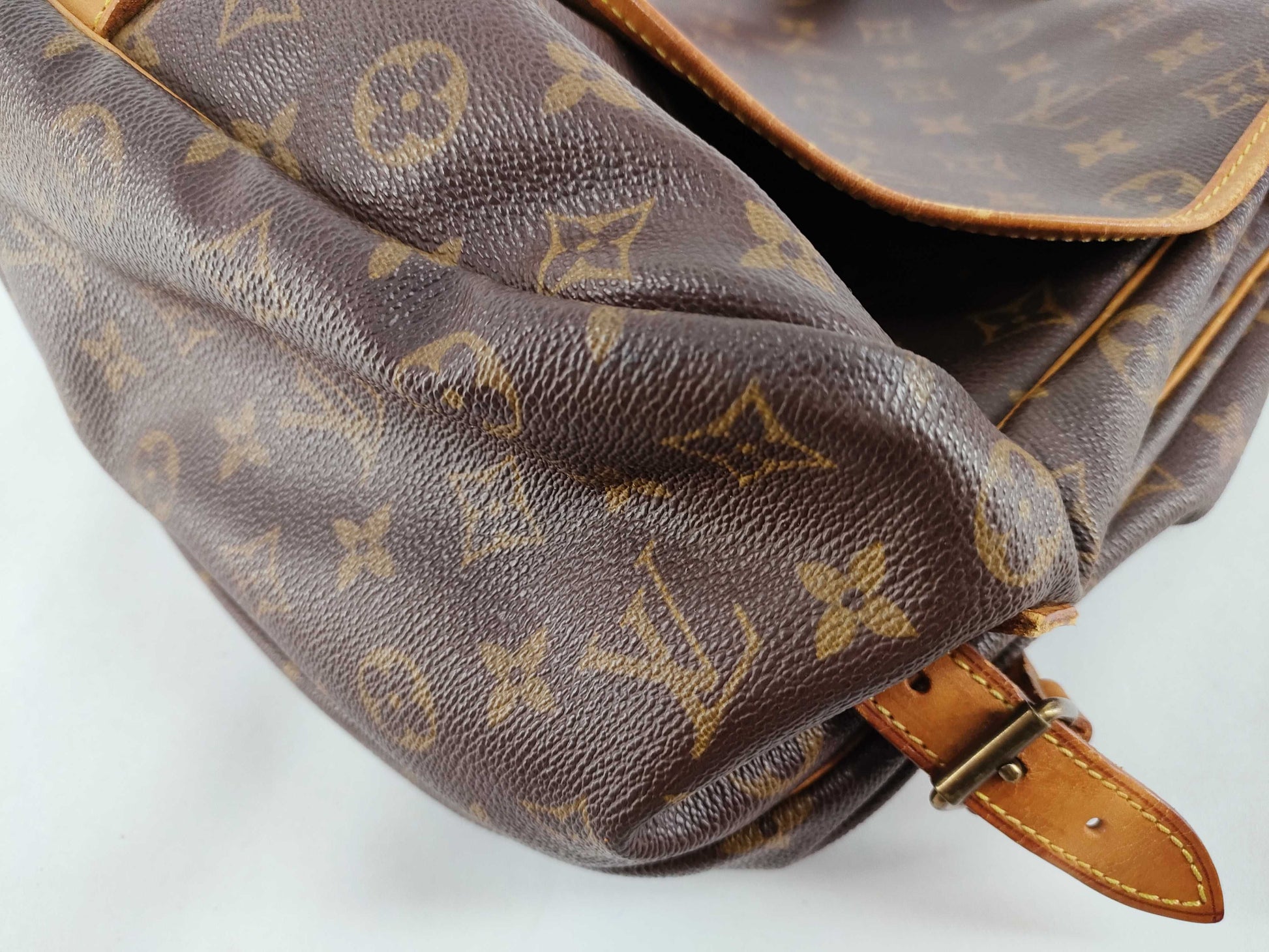 LOUIS VUITTON Monogram Louis Vuitton Shoulder Bag