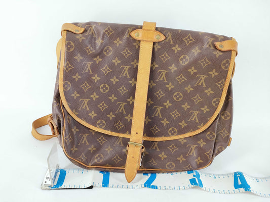 LOUIS VUITTON Monogram Louis Vuitton Shoulder Bag