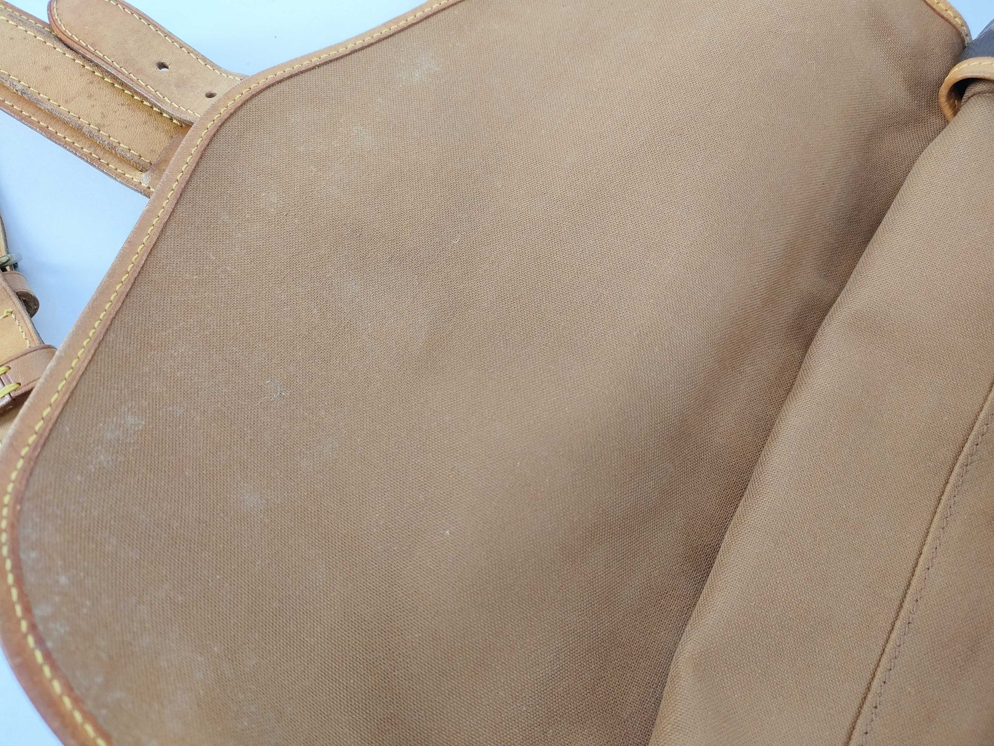 LOUIS VUITTON Monogram Louis Vuitton Shoulder Bag