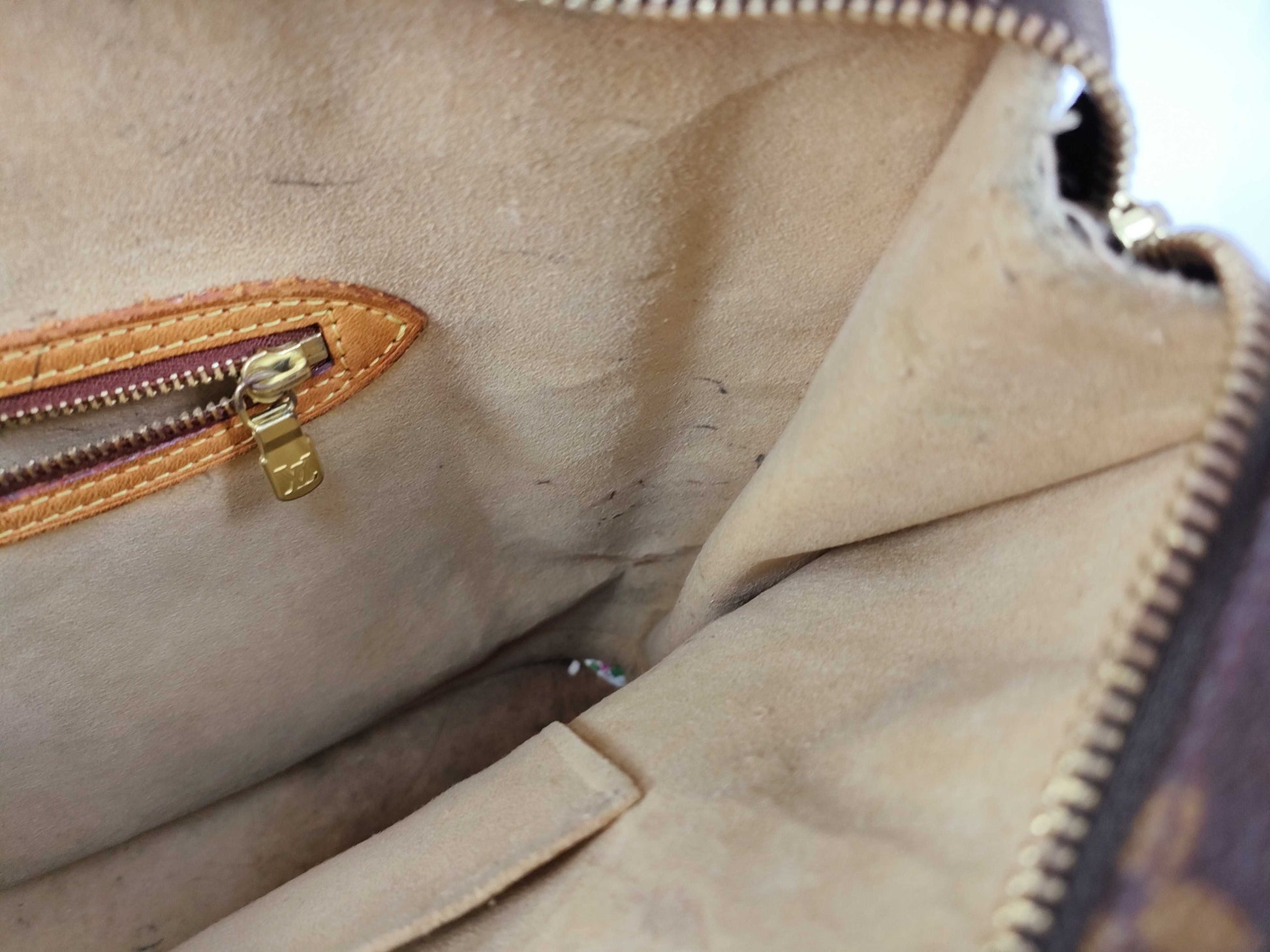 LOUIS VUITTON Monogram Louis Vuitton Tote Bag
