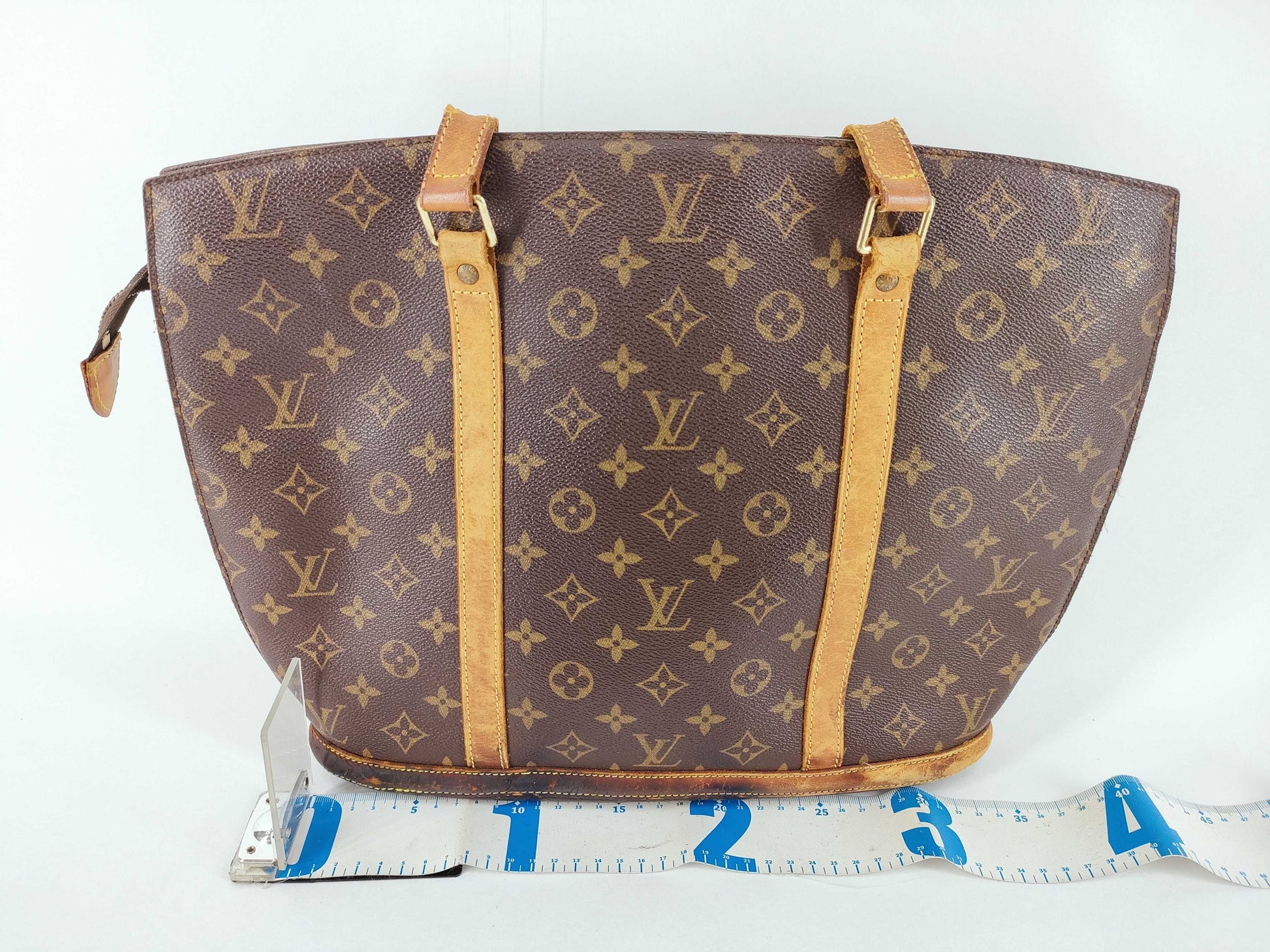 LOUIS VUITTON Monogram Louis Vuitton Tote Bag