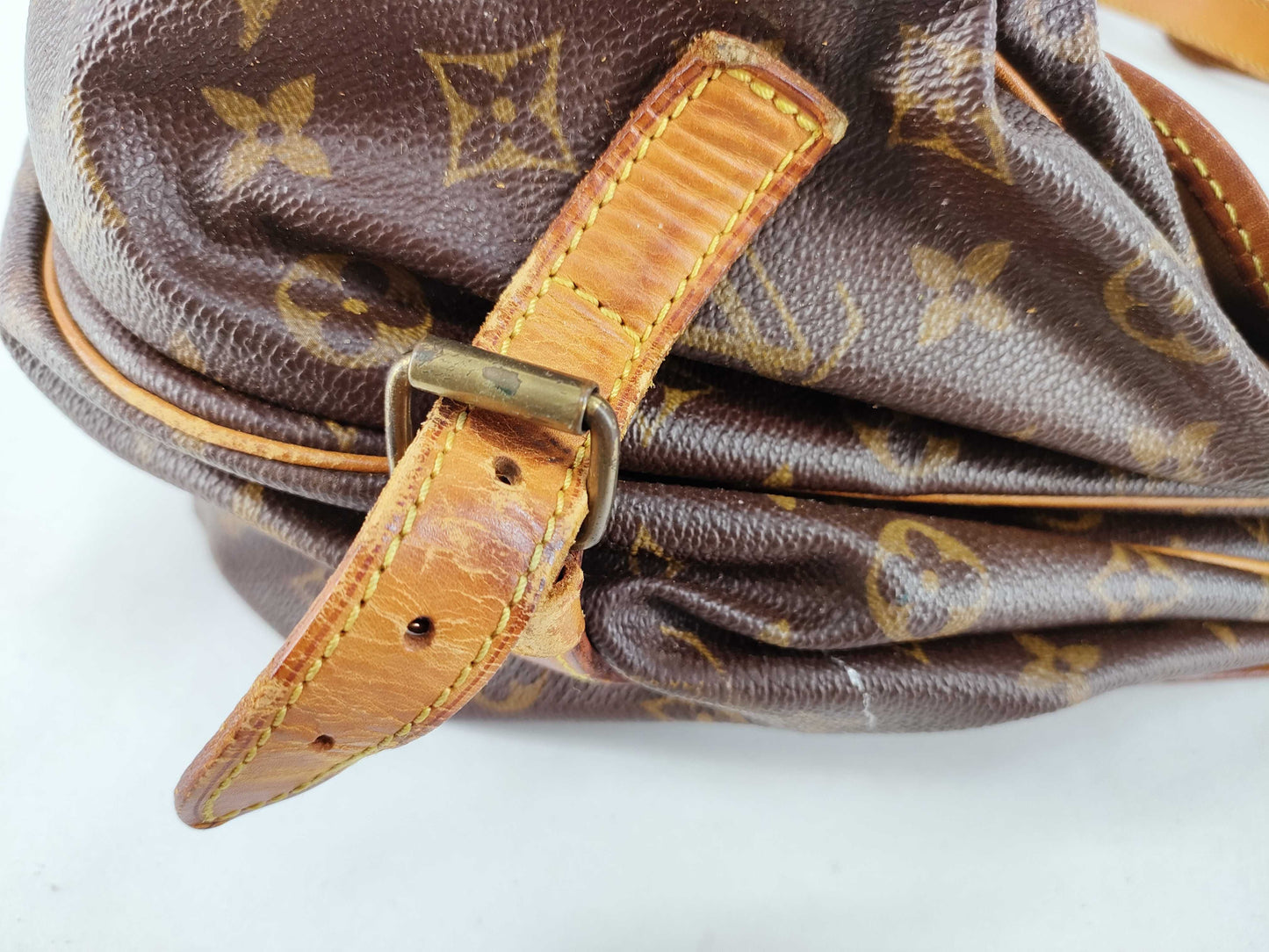 LOUIS VUITTON Monogram Louis Vuitton Shoulder Bag
