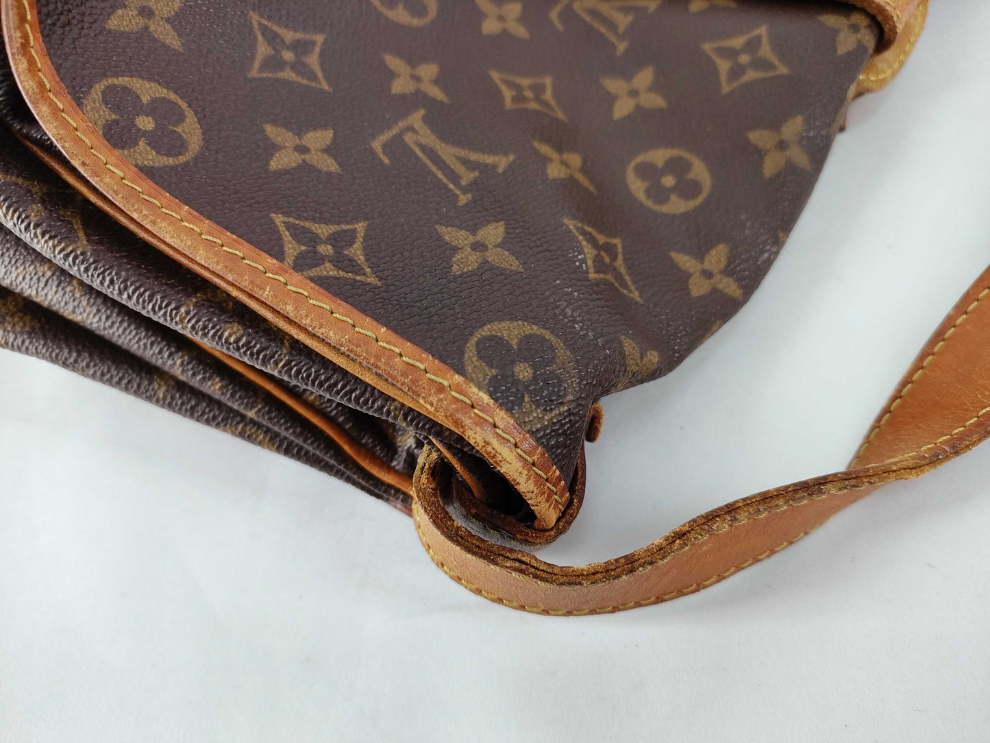 LOUIS VUITTON Monogram Louis Vuitton Shoulder Bag