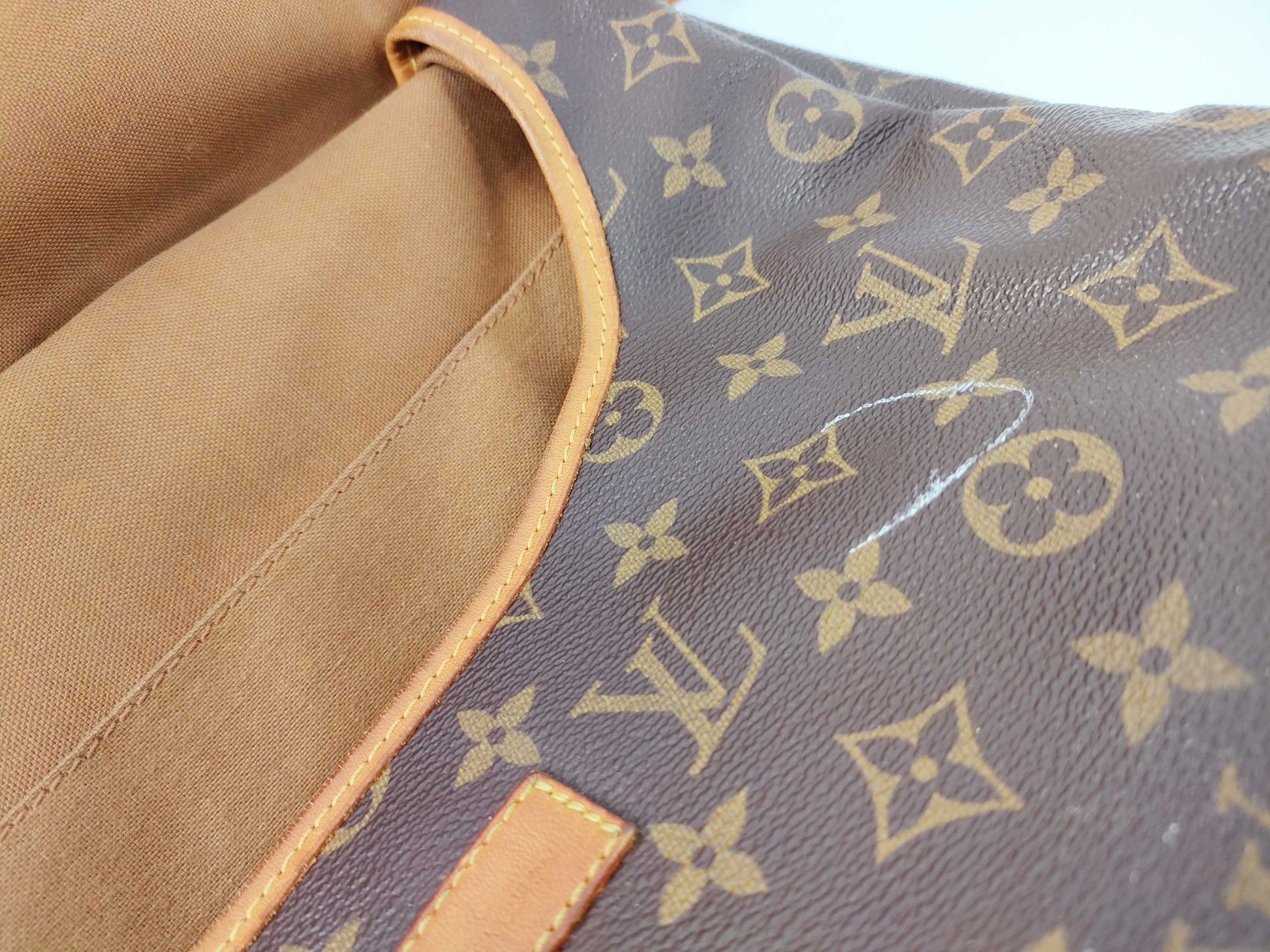 LOUIS VUITTON Monogram Louis Vuitton Shoulder Bag