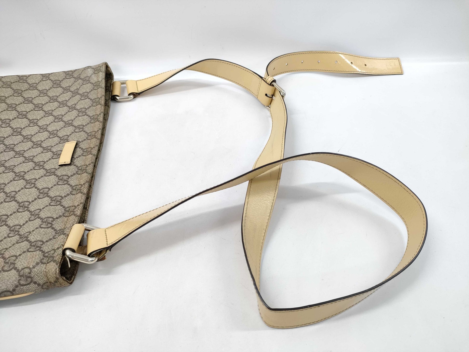 GUCCI GG Supreme Beige Shoulder Bag