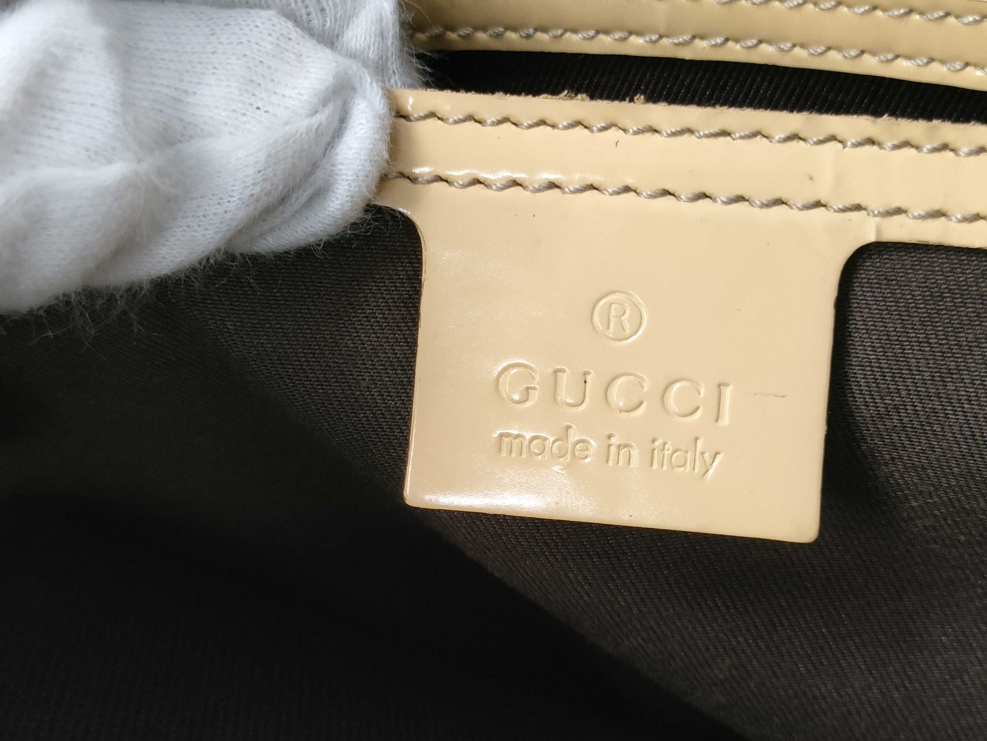 GUCCI GG Supreme Beige Shoulder Bag