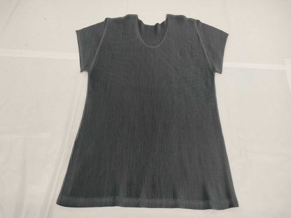 ISSEY MIYAKE ISSEY MIYAKE Pleated Breeze Crew Neck Short Sleeve Blue Gray Top Size 3 Tops