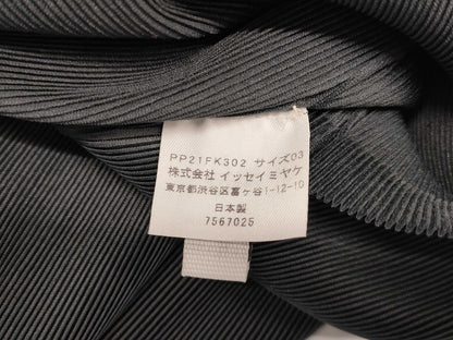 ISSEY MIYAKE ISSEY MIYAKE Pleated Breeze Crew Neck Short Sleeve Blue Gray Top Size 3 Tops