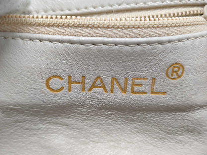 CHANEL Lambskin Clasp Pouch 1994561 Seal Shoulder Bag