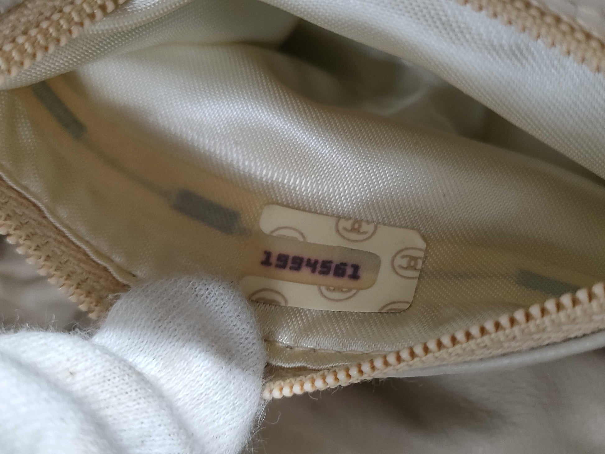 CHANEL Lambskin Clasp Pouch 1994561 Seal Shoulder Bag