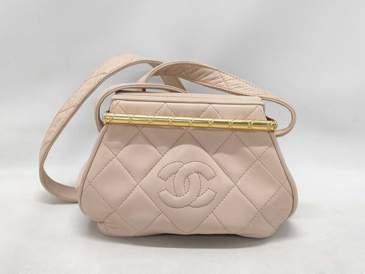 CHANEL Lambskin Clasp Pouch 1994561 Seal Shoulder Bag