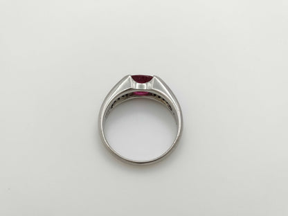2.22ct colored stone, 0.23ct diameter, PT900, 8.9g ring 