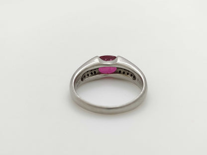 2.22ct colored stone, 0.23ct diameter, PT900, 8.9g ring 