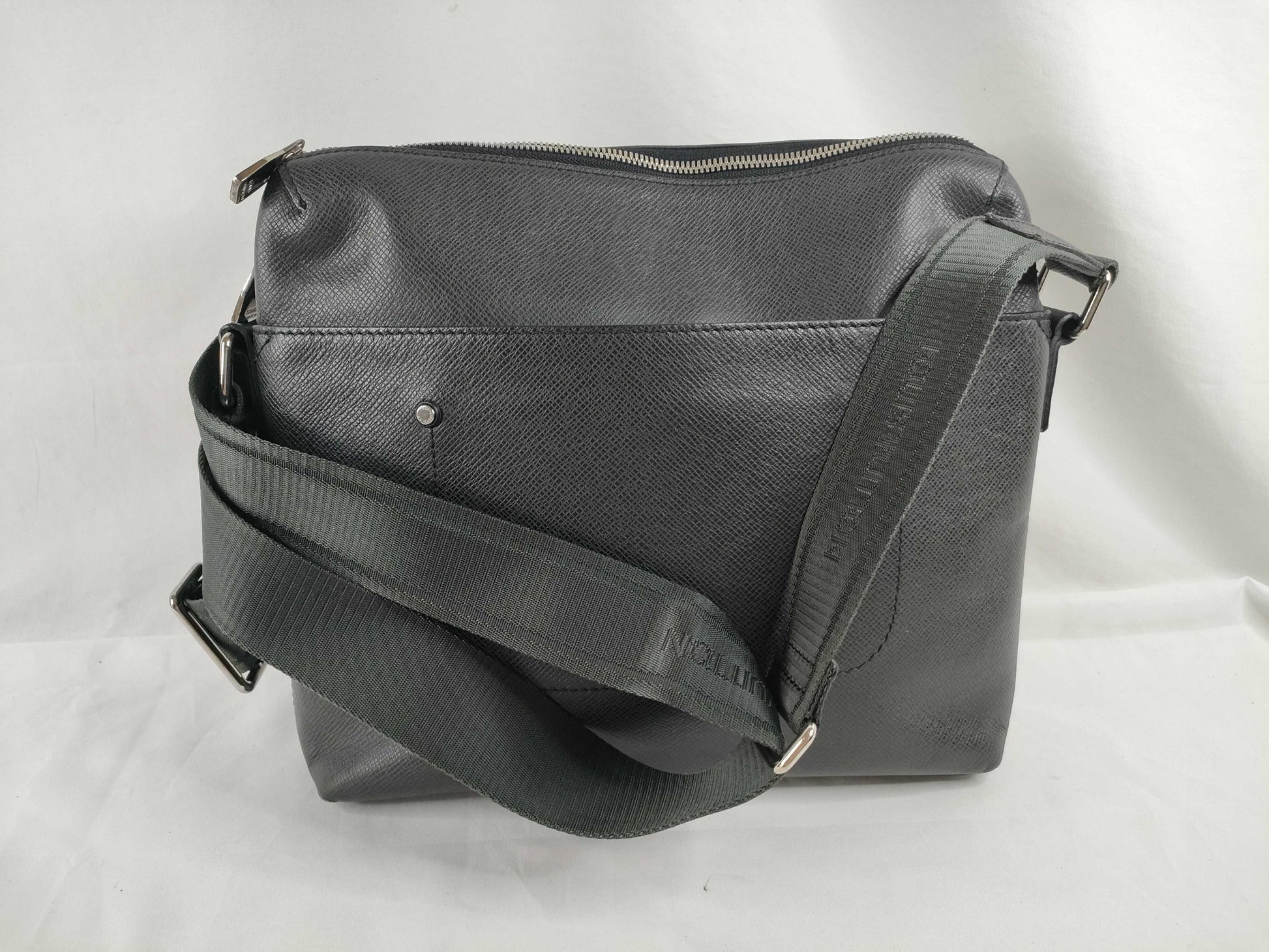 LOUIS VUITTON Taiga M30238 LOUIS VUITTON Taiga Grigori Messenger PM M30238 Shoulder Bag