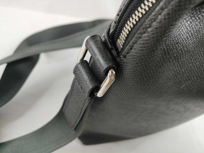LOUIS VUITTON Taiga M30238 LOUIS VUITTON Taiga Grigori Messenger PM M30238 Shoulder Bag