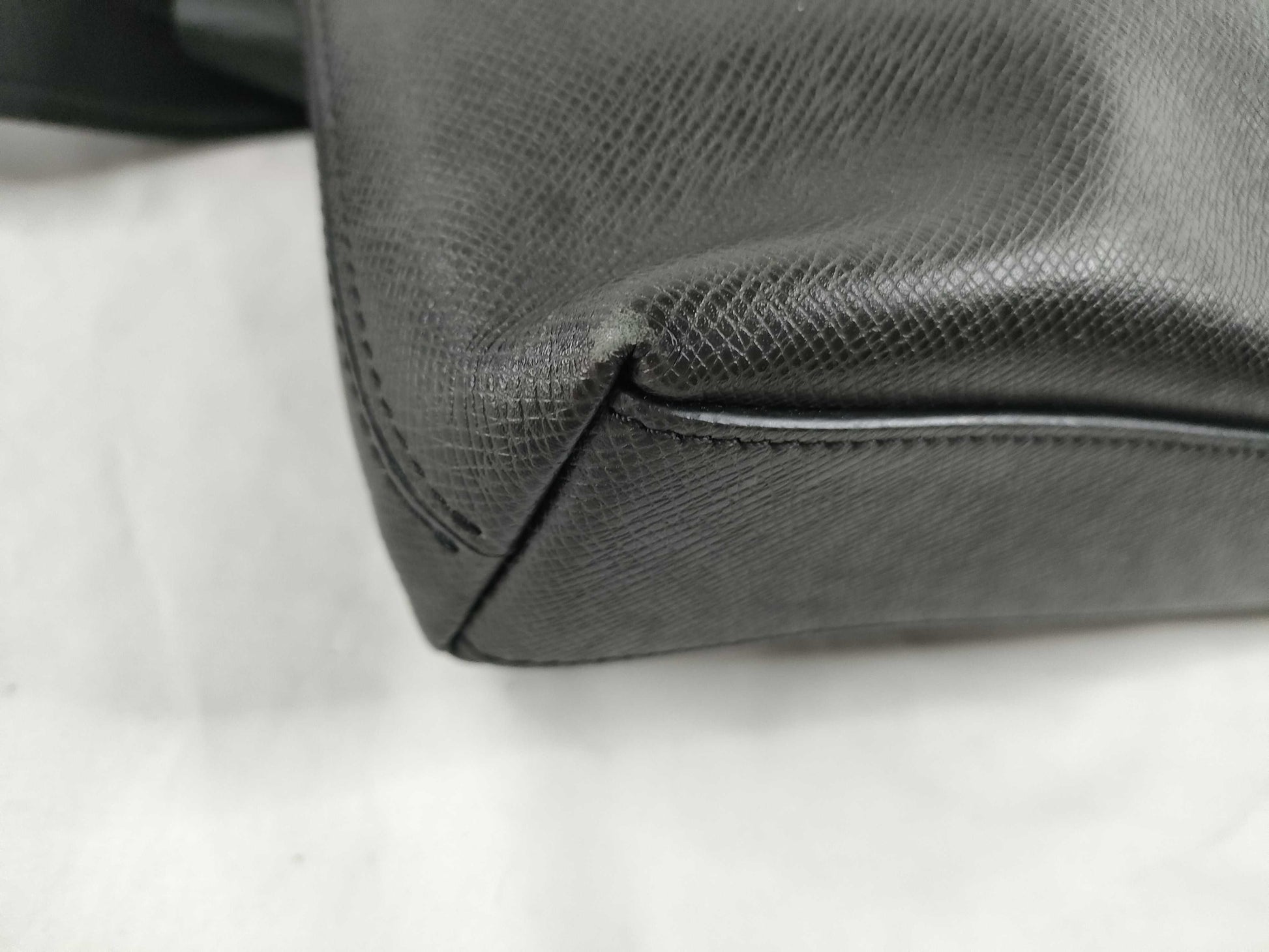 LOUIS VUITTON Taiga M30238 LOUIS VUITTON Taiga Grigori Messenger PM M30238 Shoulder Bag