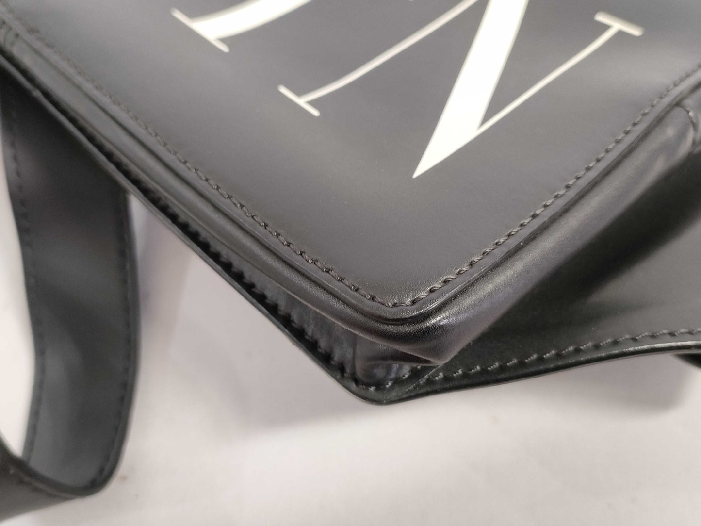 VALENTINO VALENTINO calfskin body bag waist bag