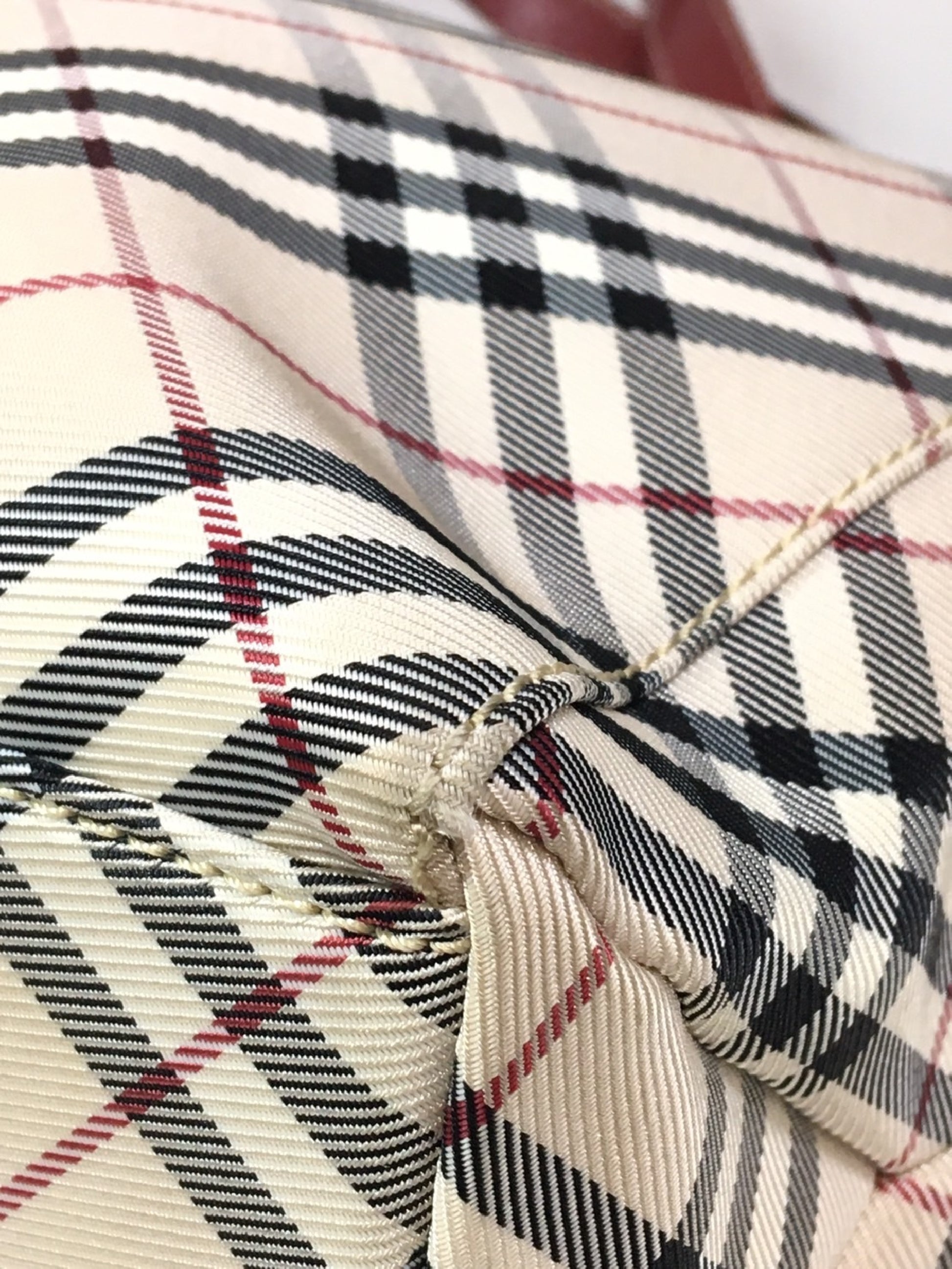 BURBERRY Nova Check Handbag with Pouch
