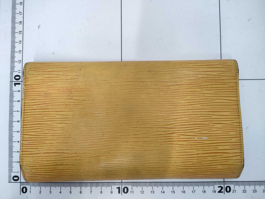LOUIS VUITTON Epi wallet