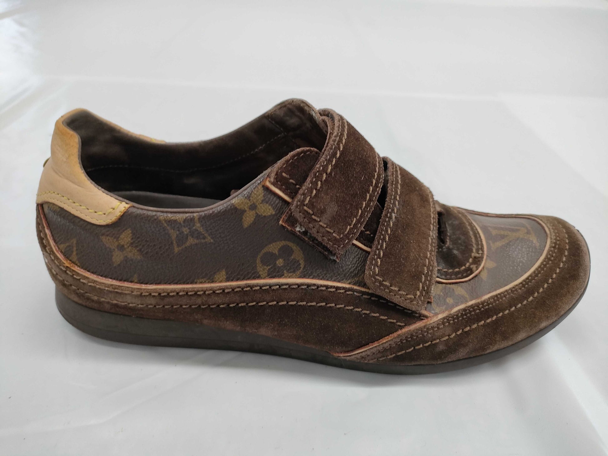LOUIS VUITTON Monogram Sneakers Size 6