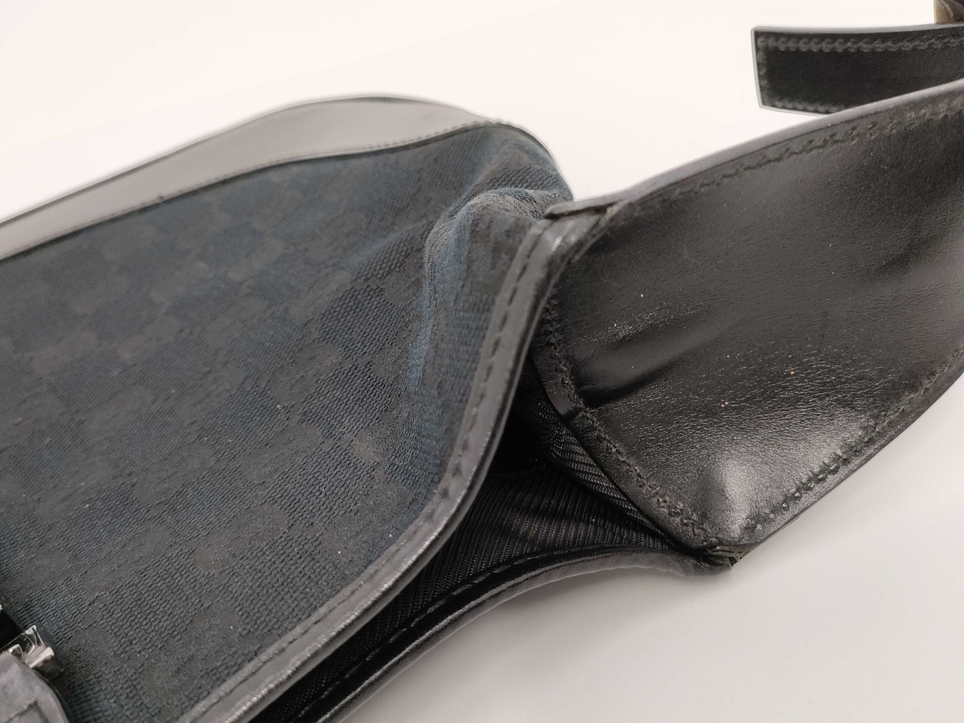GUCCI GG Canvas Jackie Black One-Shoulder Shoulder Bag