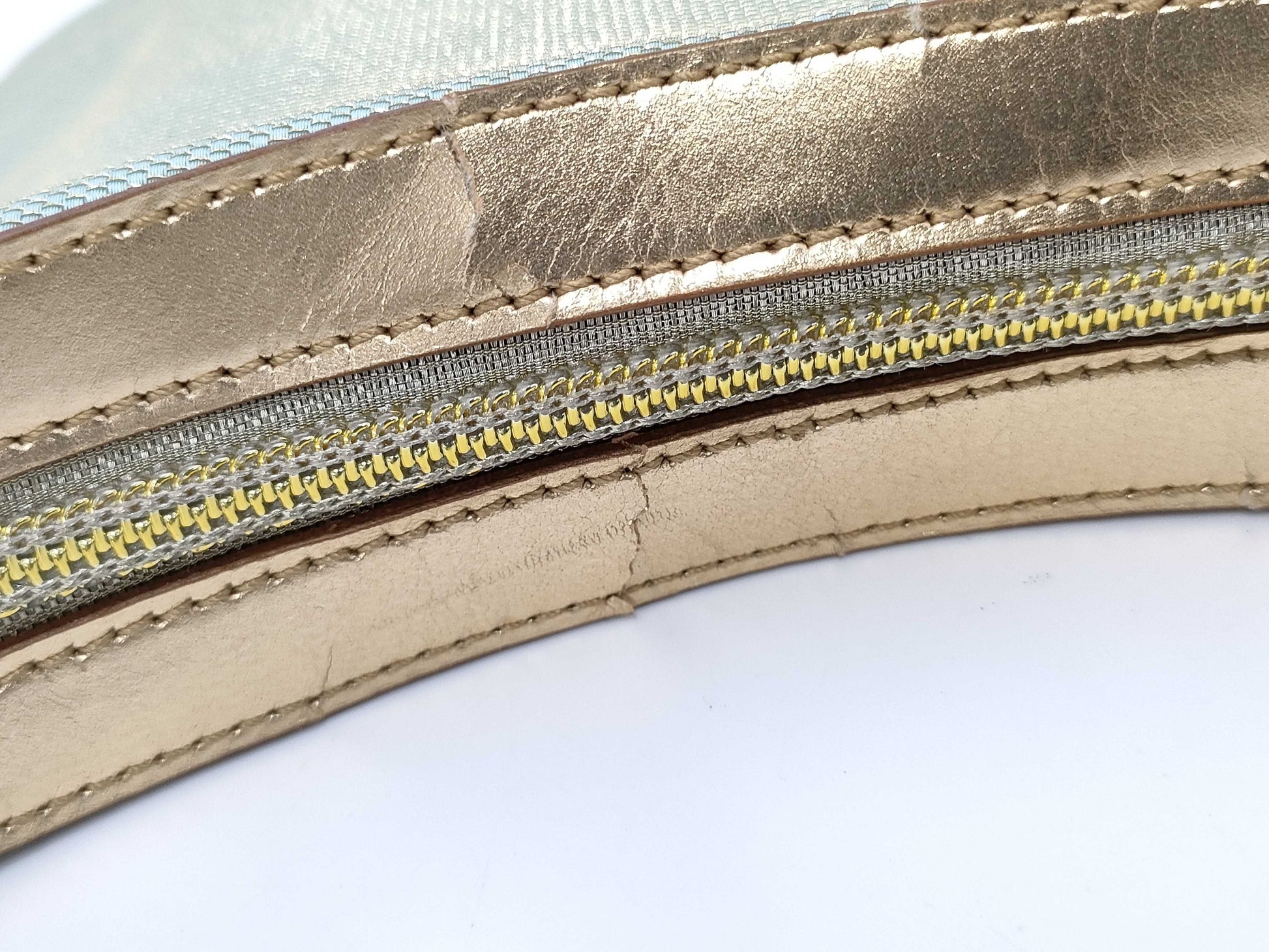 GUCCI Mini Shoulder Bag in Gold