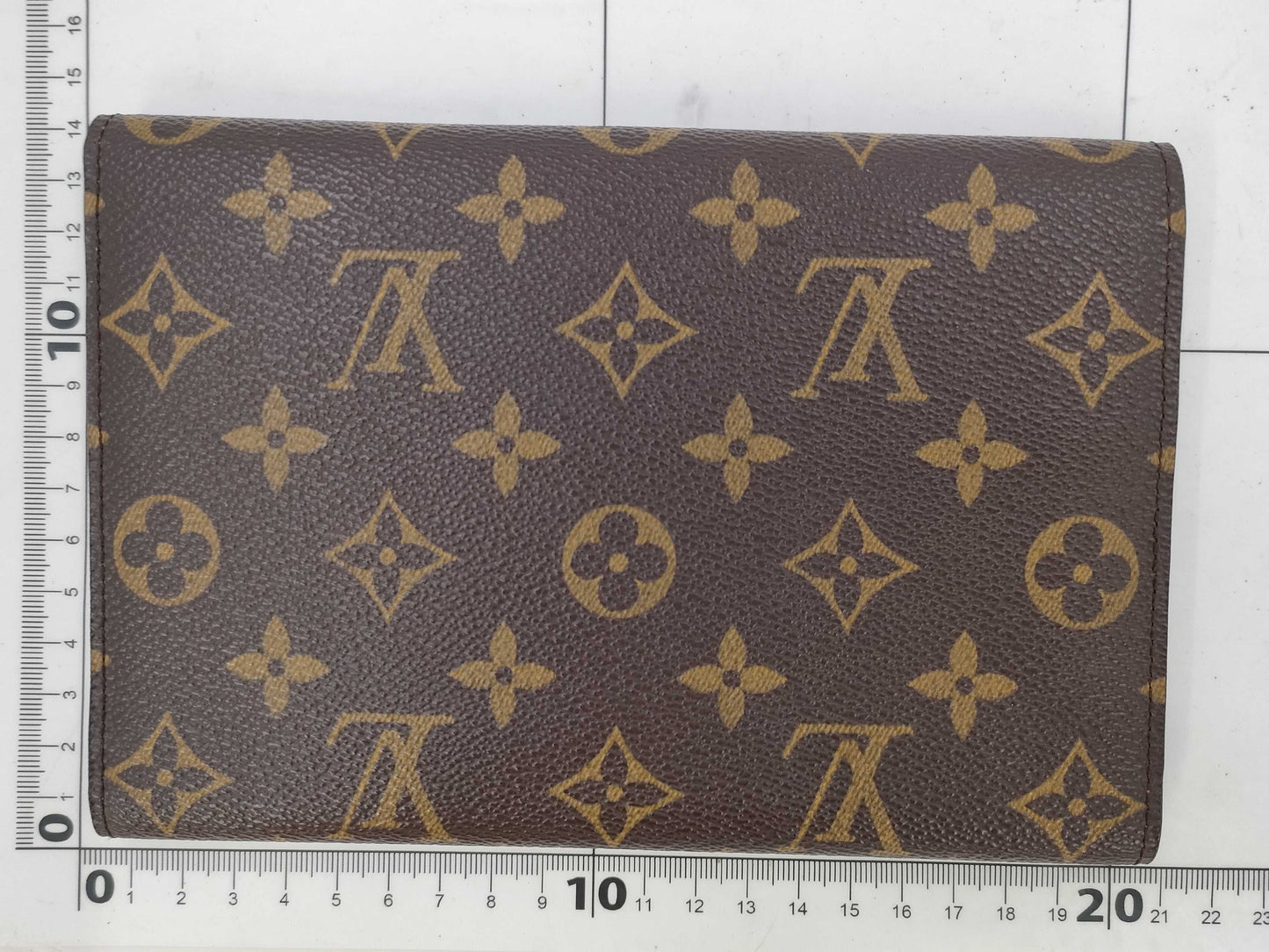 LOUIS VUITTON Monogram Trifold Wallet