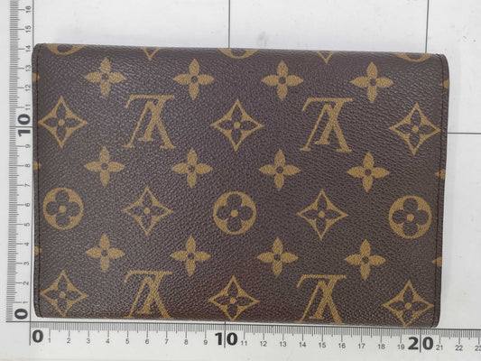LOUIS VUITTON Monogram Trifold Wallet