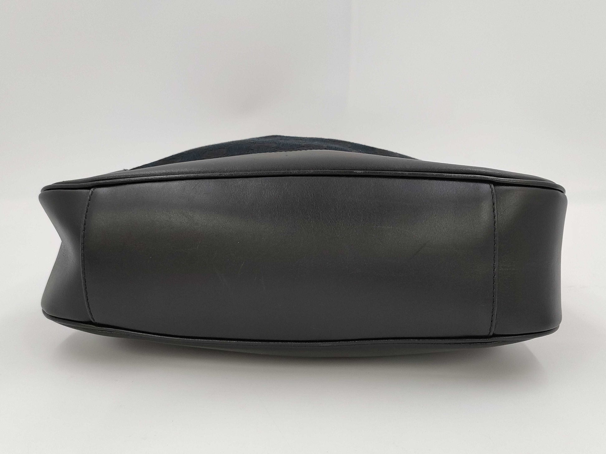 GUCCI GG Canvas Bamboo Black Shelly Shoulder Bag