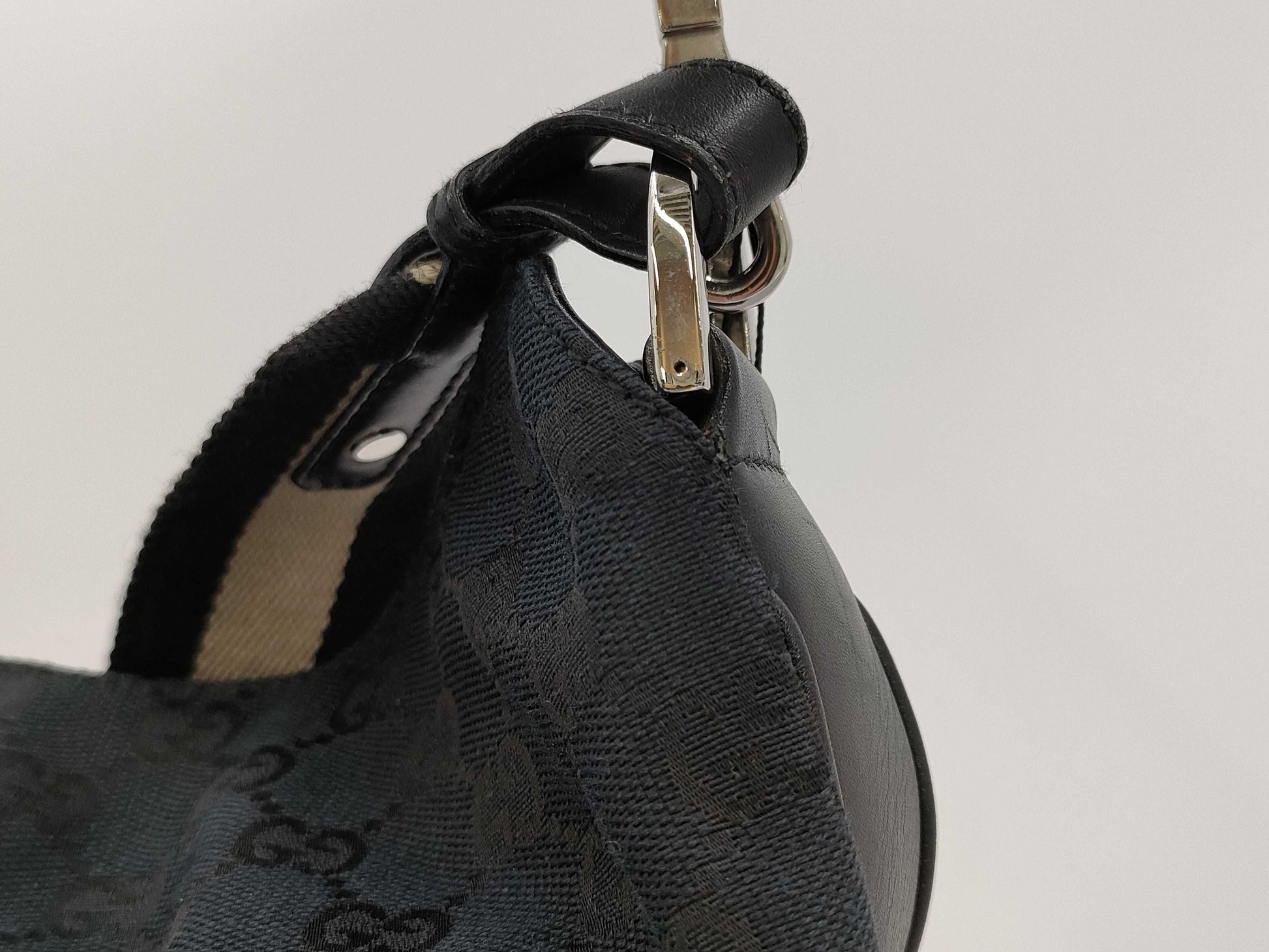 GUCCI GG Canvas Bamboo Black Shelly Shoulder Bag