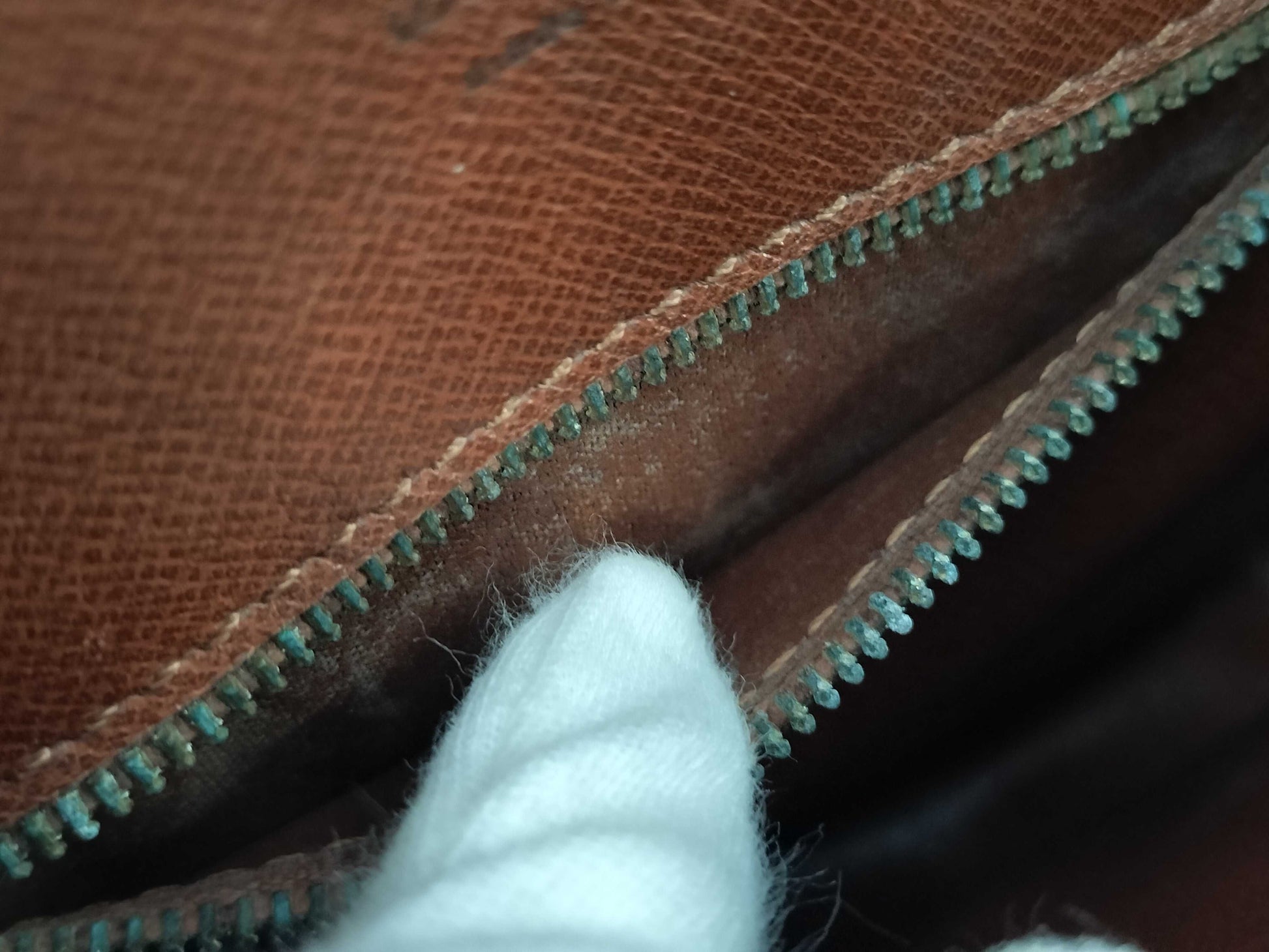 LOUIS VUITTON Monogram Saint-Cloud Shoulder Bag