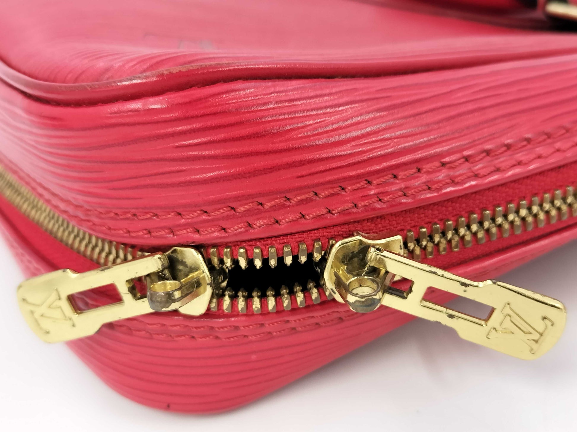LOUIS VUITTON Epi Red Business Bag