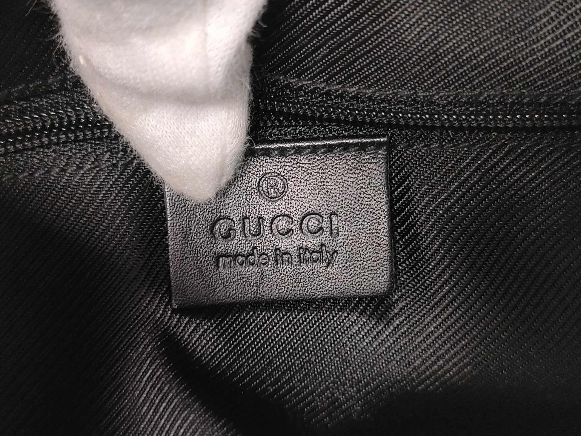 GUCCI GG Canvas One-Shoulder Shoulder Bag