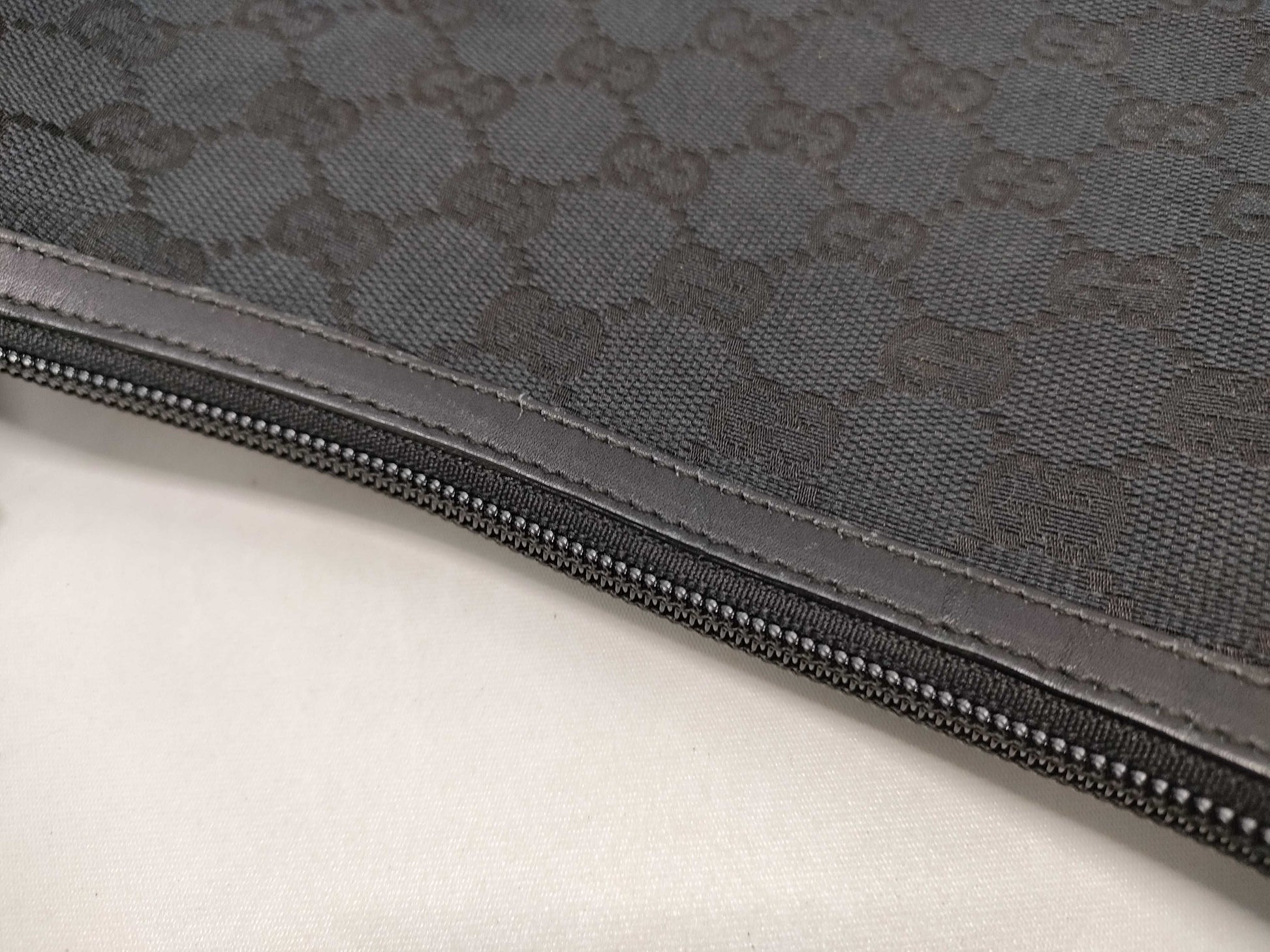 GUCCI GG Canvas One-Shoulder Shoulder Bag