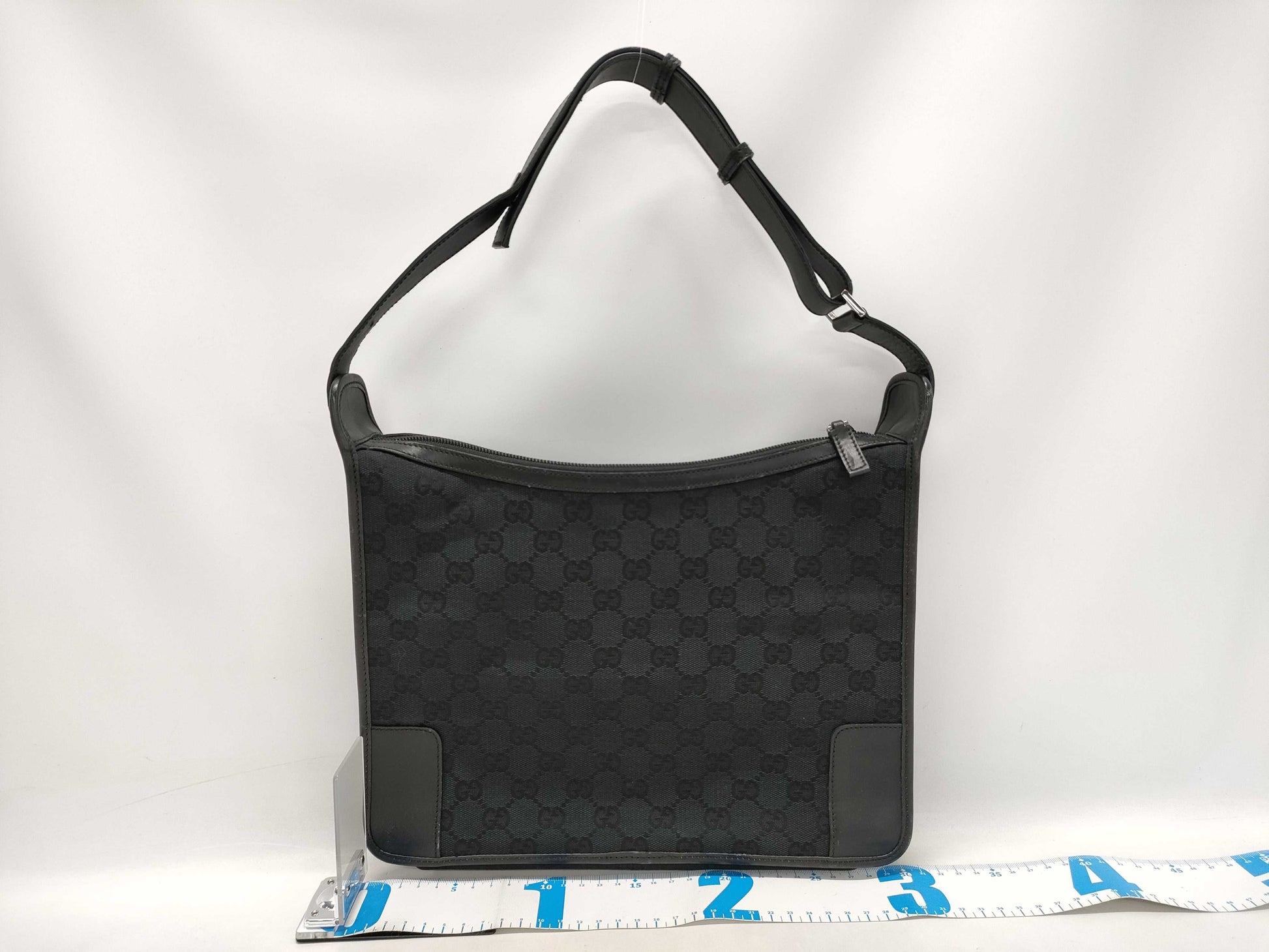 GUCCI GG Canvas One-Shoulder Shoulder Bag